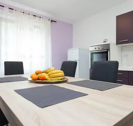 Apartment Helena Pula