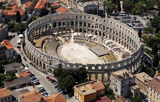Helena Apartment Pula